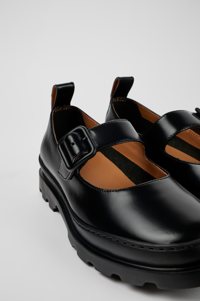 Camper Brutus - Schwarzer Lederschuh im Mary-Jane-Stil