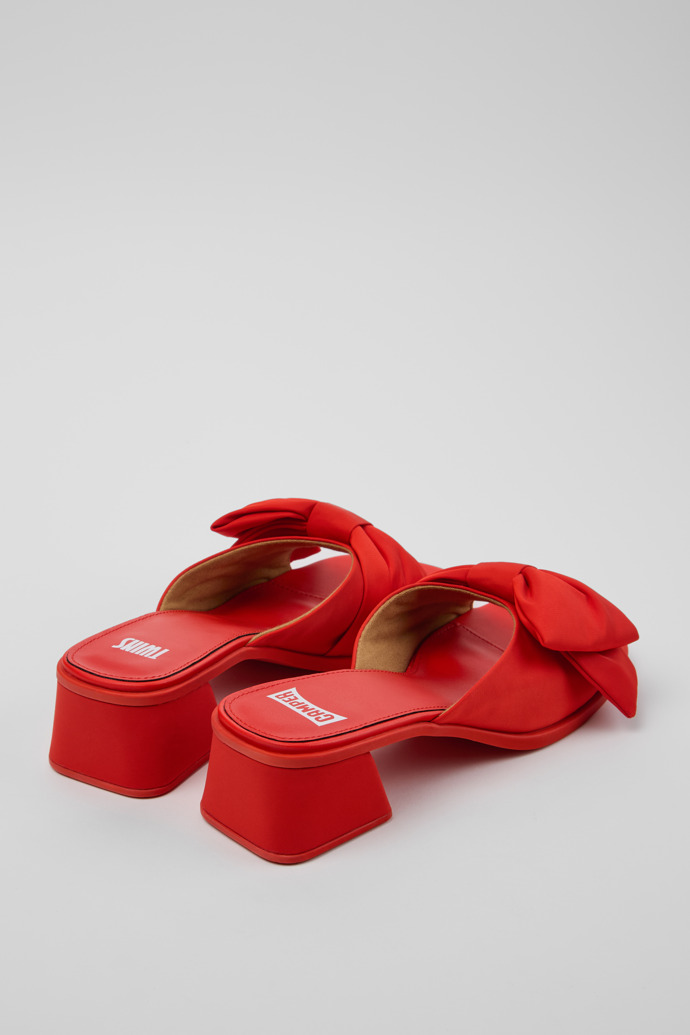 Camper Twins - Rote Damensandale aus recyceltem PET.