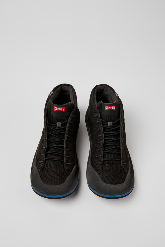 Camper Beetle - Schwarze Herrenstiefelette aus Textil und Nubukleder.
