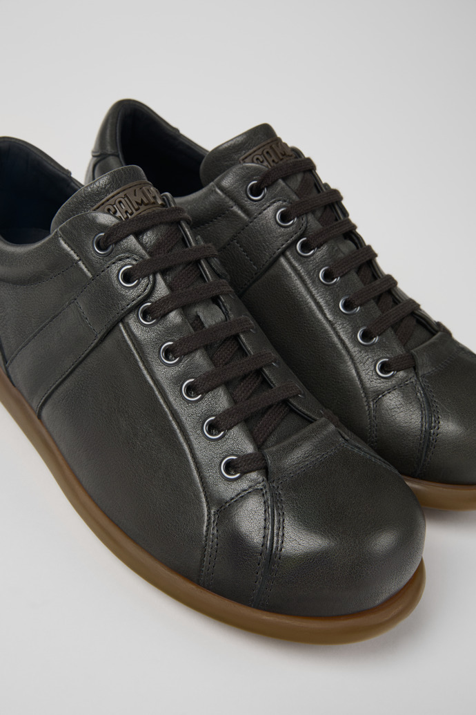 Camper Pelotas - Grauer Lederschuh