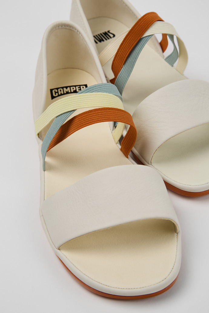 Camper Twins - Weiße Sandalen aus Leder für Damen.