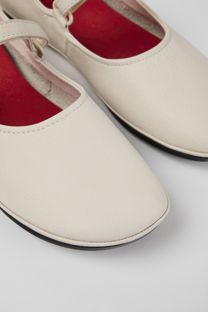 Camper Right - Weiße Damenschuhe aus Leder.