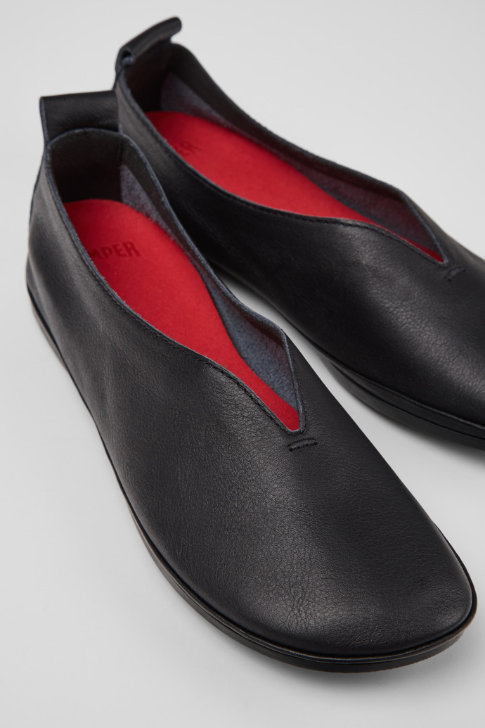 Camper Right Nina - Schwarzer Lederballerina für Damen.