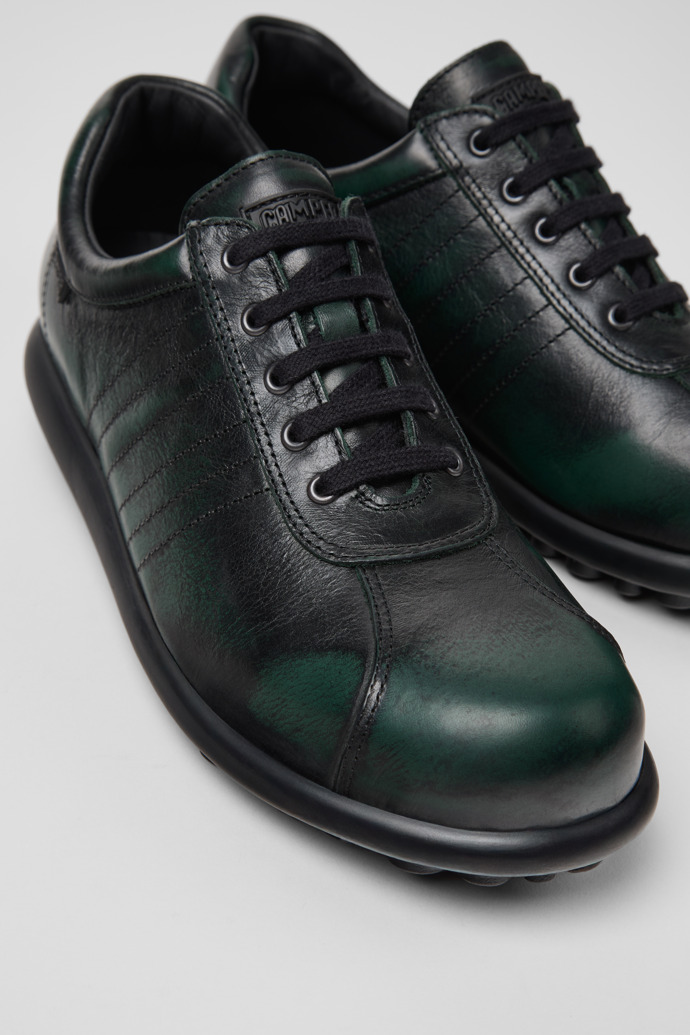 Camper Pelotas - Schwarzer Damenschuh aus Leder.