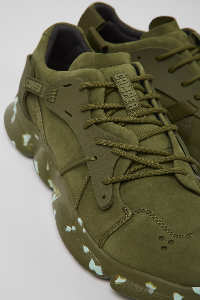 Camper Karst - Grüner Herrensneaker aus Nubukleder/Textil