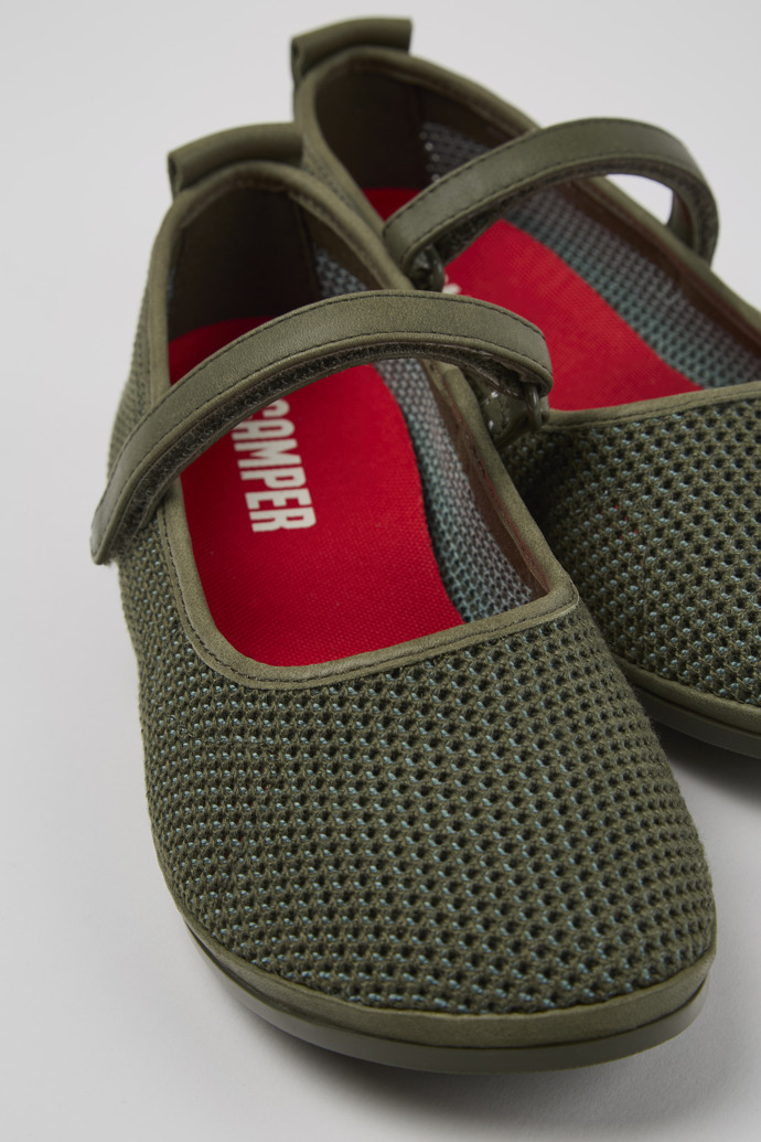 Camper Right - Grüne Mokassins aus TENCEL Lyocell und Leder für Damen.