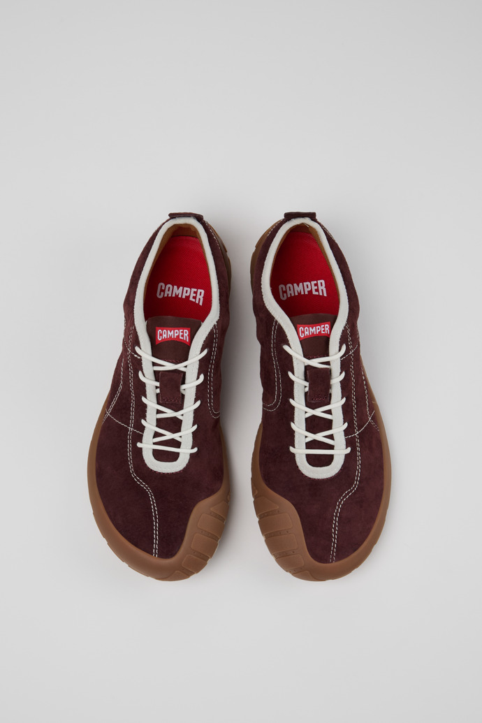 Camper Peu Path - Weinroter Damensneaker aus Nubukleder.