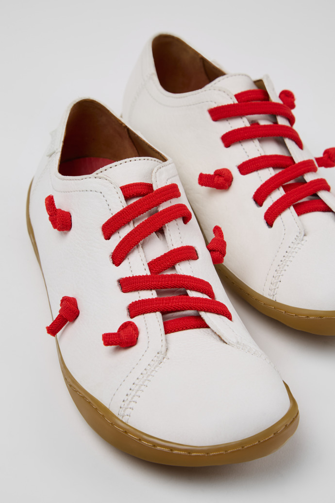Camper Twins - Weißer Frauenschuh aus Leder.