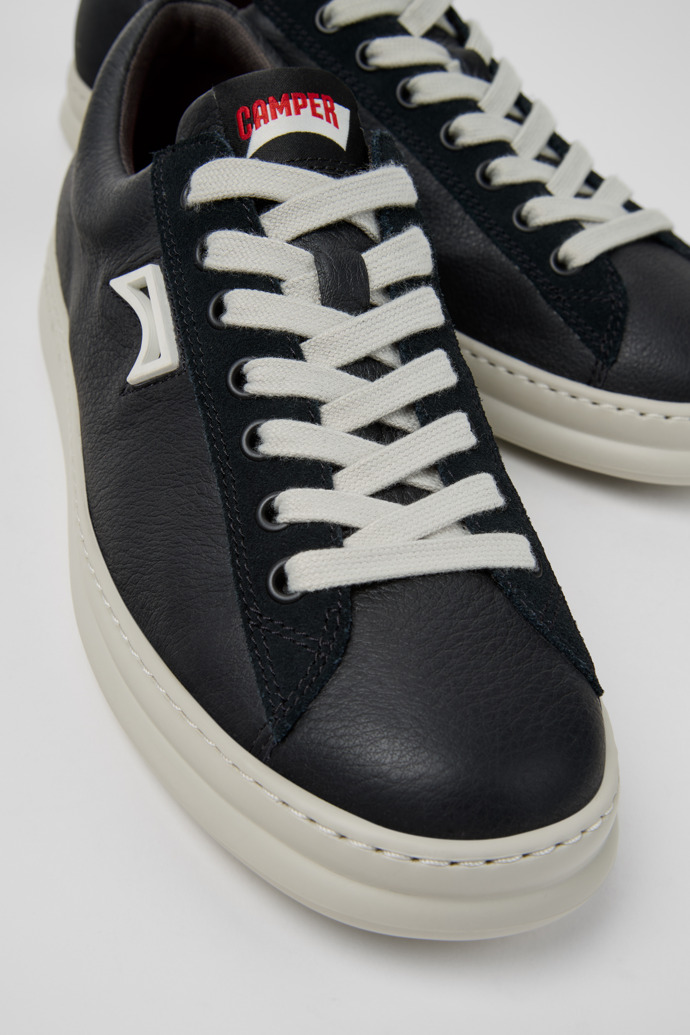 Camper Runner - Schwarzer Damensneaker aus Leder und Nubukleder.
