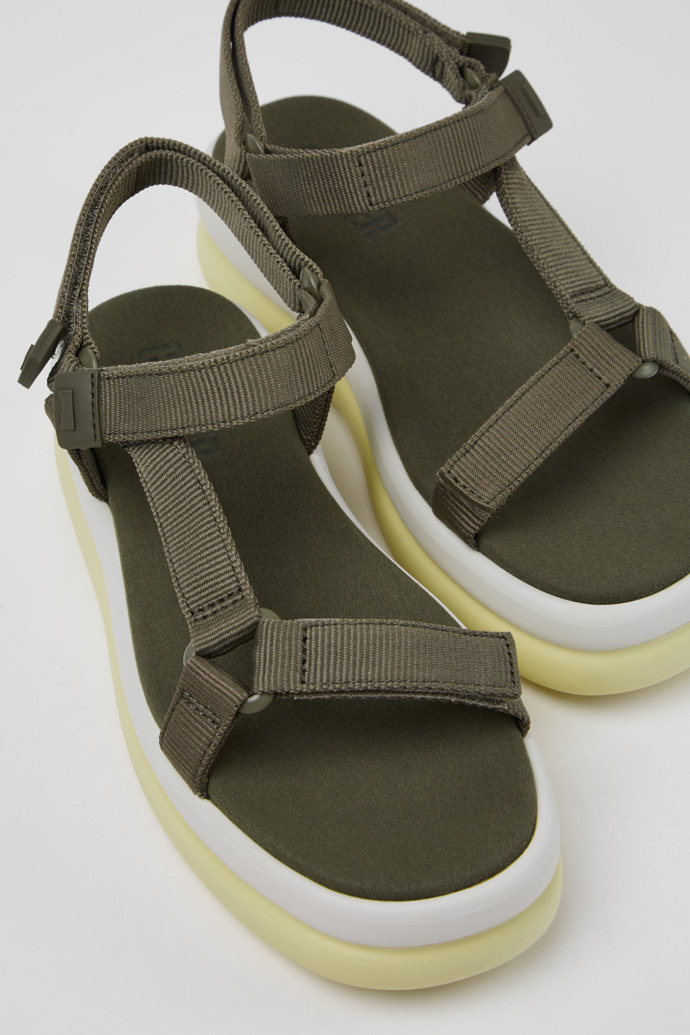 Camper Pelotas Flota Up - Grüne Sandalen aus Recycling-PET für Damen.
