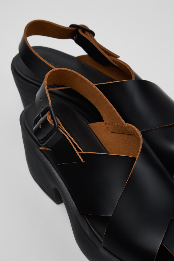 Camper Billie - Schwarze Ledersandale für Damen.