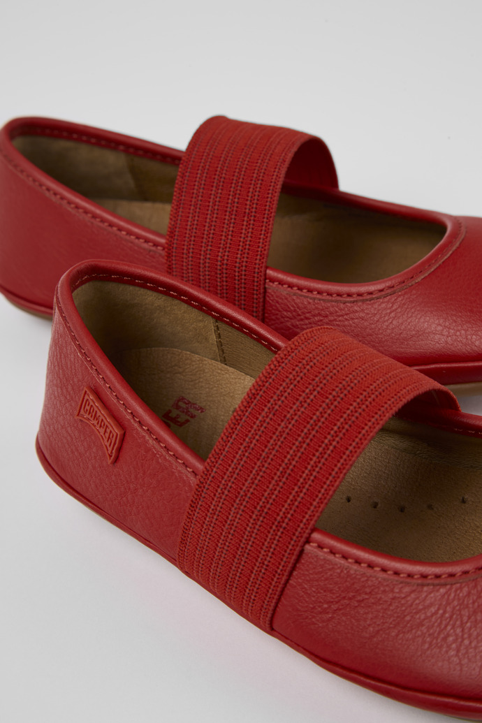 Camper Right - Rote Lederballerina für Kinder.
