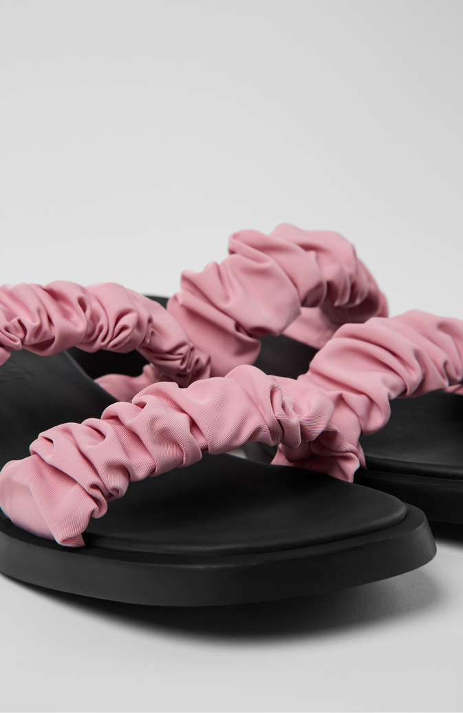 Camper Dana - Rosa Sandalen aus recyceltem PET für Damen.