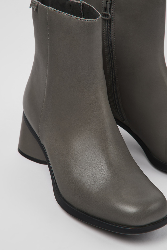 Camper Kiara - Grauer Damenstiefel aus Leder und Recycling-PET