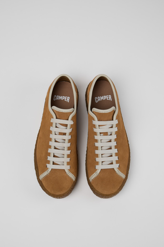 Camper Peu Terreno - Brauner und grauer Damenschuh aus Nubukleder und Leder.