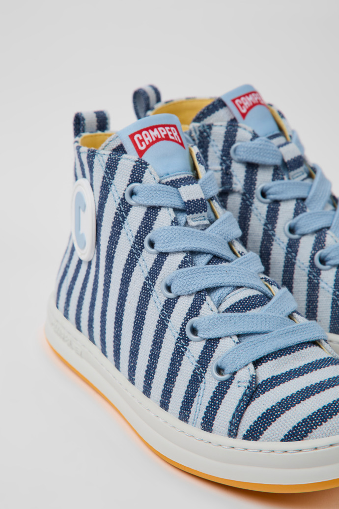 Camper Runner - Blau-weißer Kindersneaker aus Textil