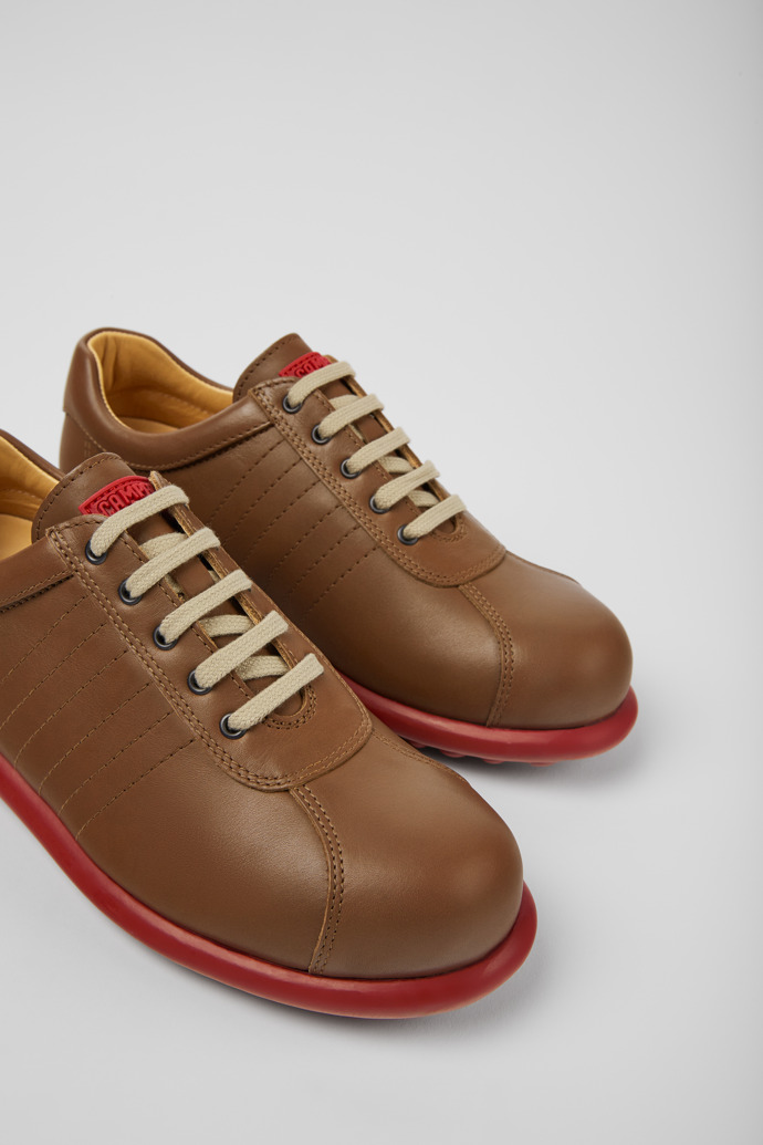 Camper Pelotas - Brauner Damenschuh aus Leder