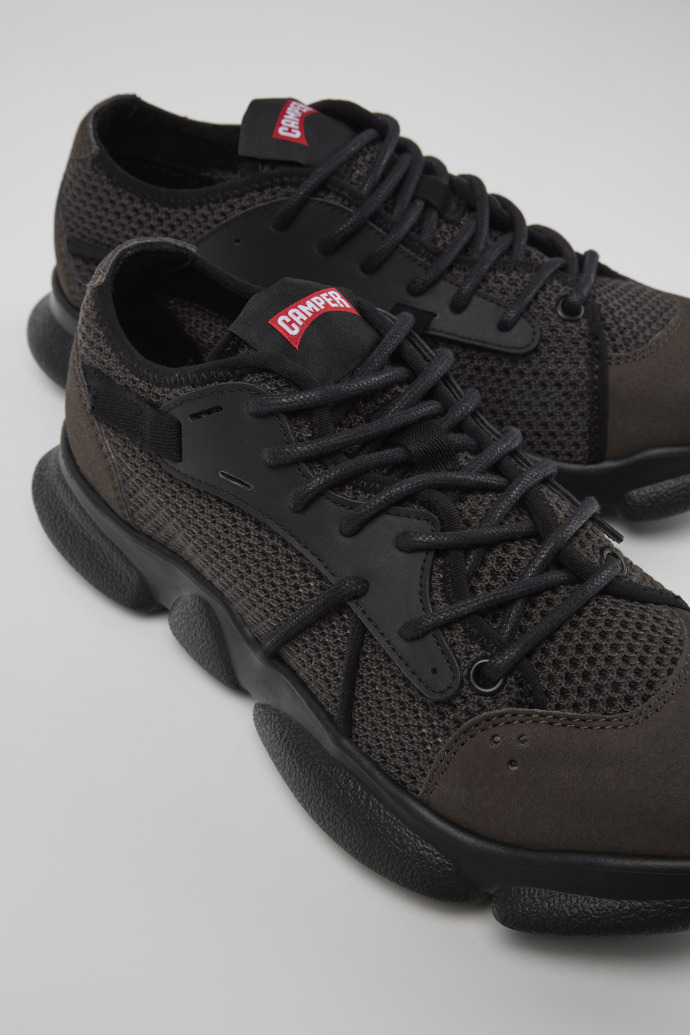 Camper Karst - Graue und schwarze Damensneaker aus TENCEL™ und MIRIUM®