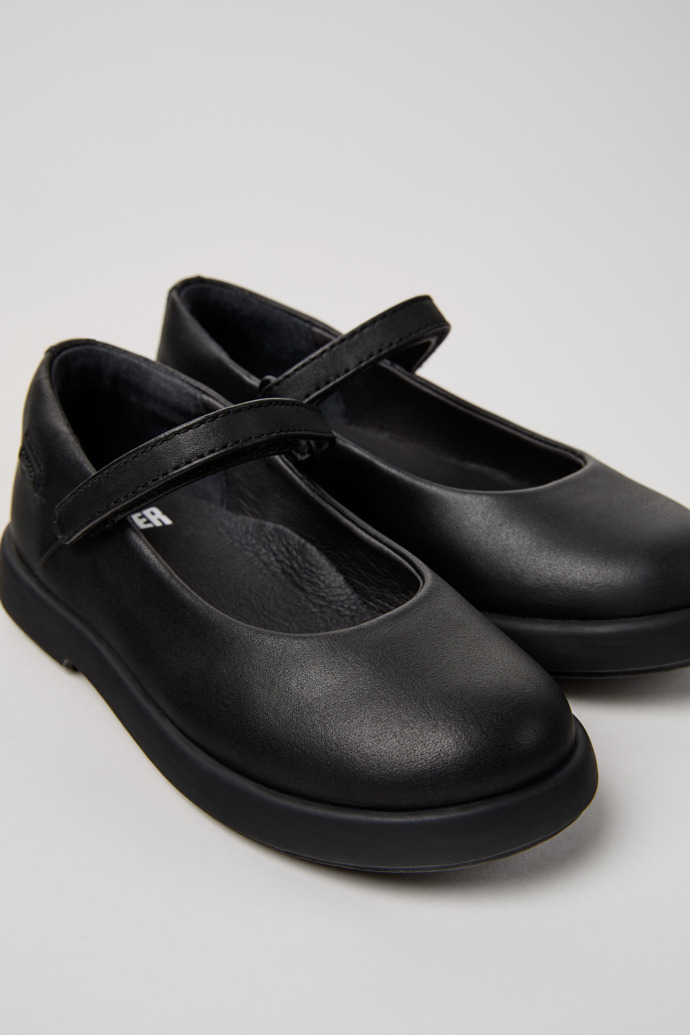 Camper Duet - Schwarzer Kinderballerina aus Leder.