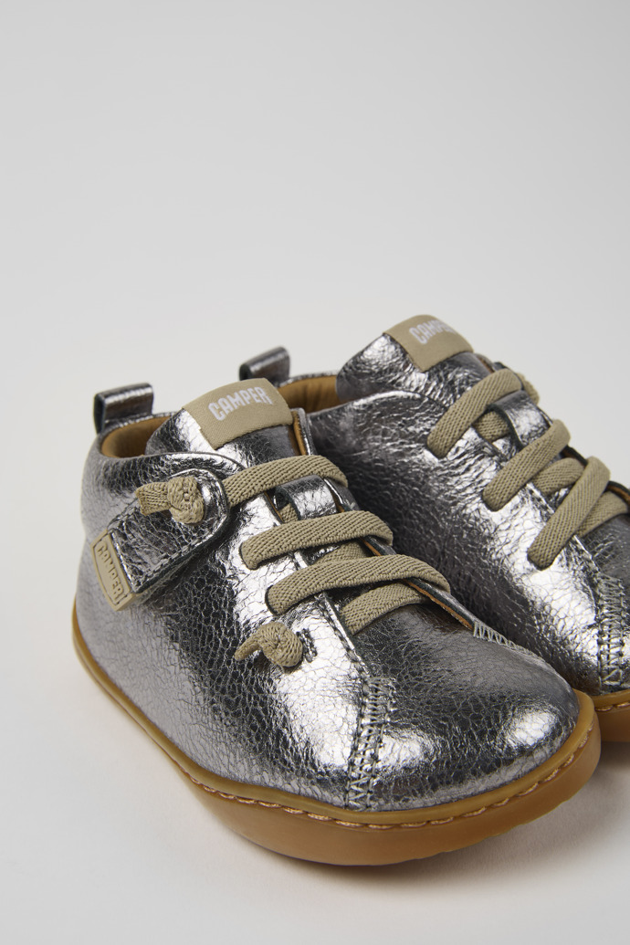 Camper Peu - Silberne Lederstiefeletten für Kinder.