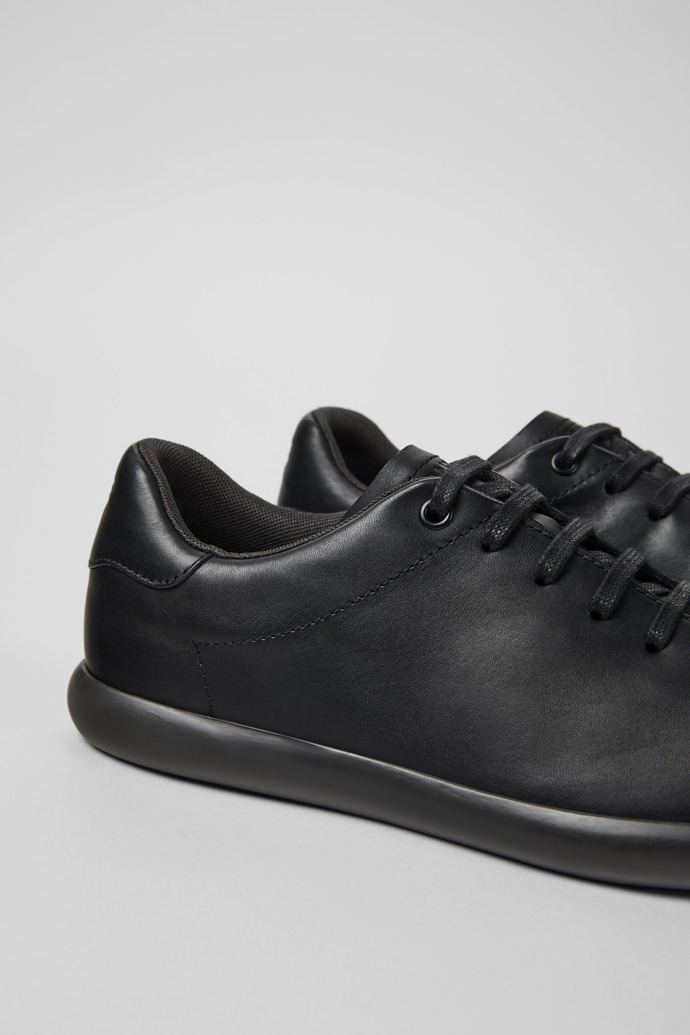 Camper Pelotas Soller - Schwarzer Herrensneaker aus Leder.