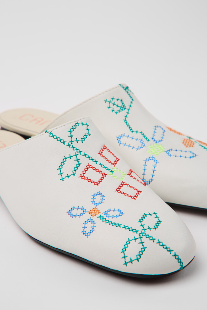 Camper Twins - Weiße Ledersandalen für Damen.