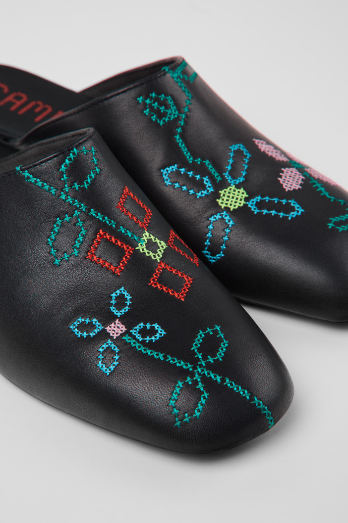 Camper Twins - Schwarzer Damensandalette aus Leder.