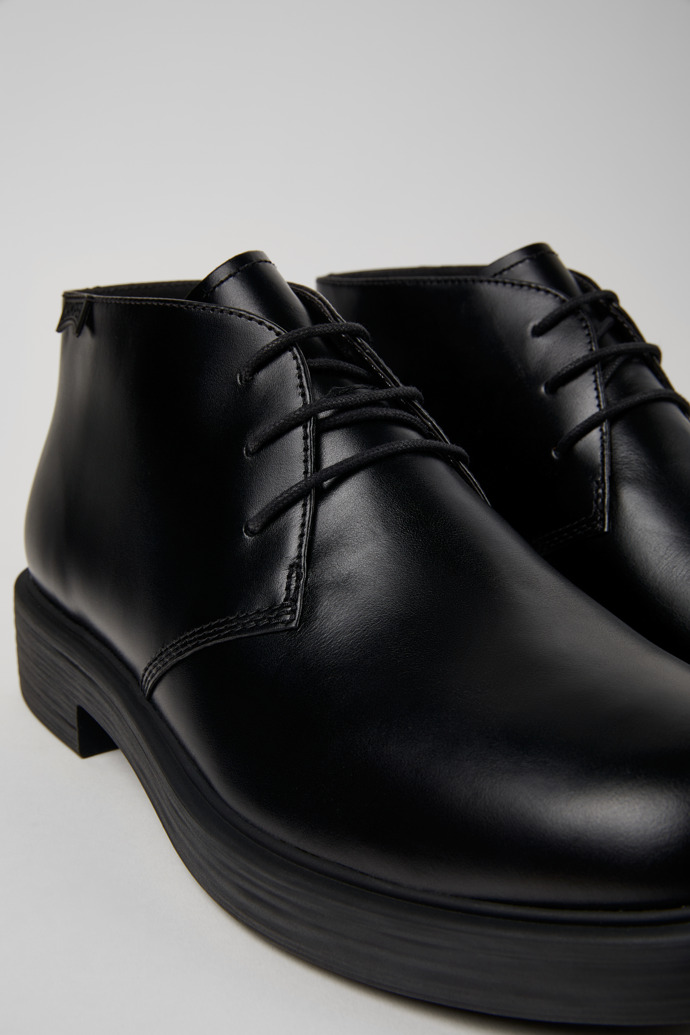 Camper Dean - Schwarze Herrenstiefelette aus Leder.