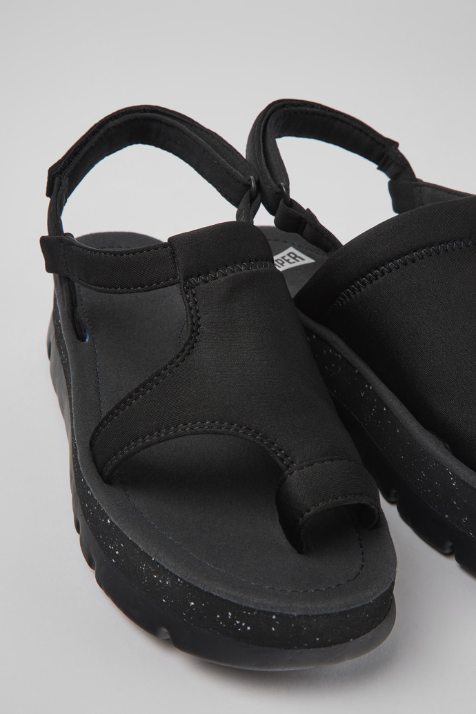 Camper Oruga Up - Schwarze Damensandale aus Textil