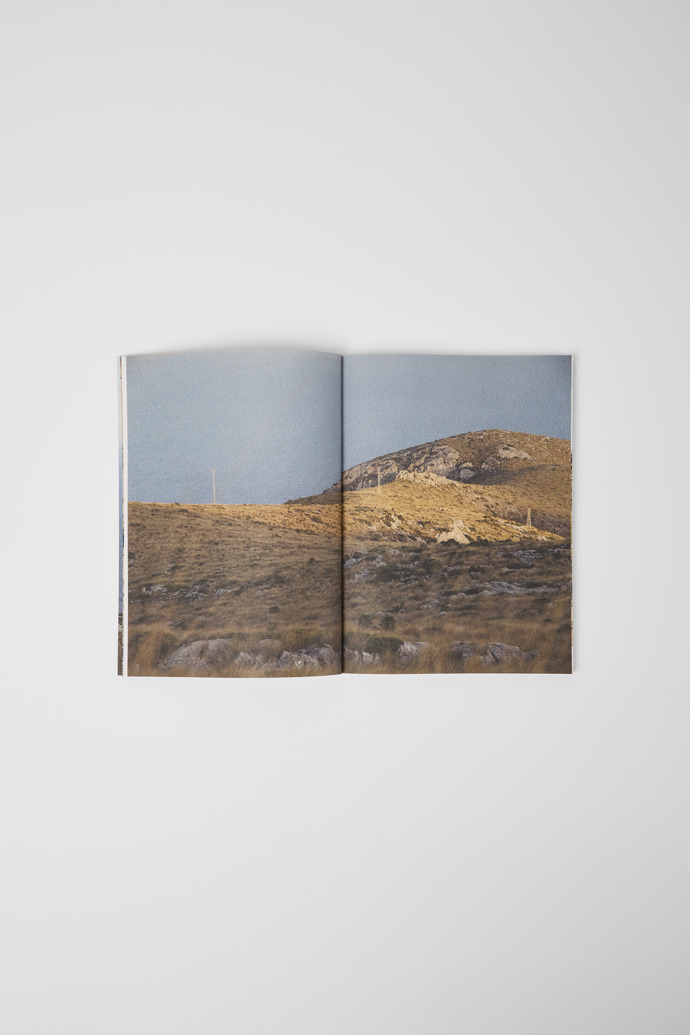 Camper The Walking Society Issue 9 - Das Magazin: The Walking Society