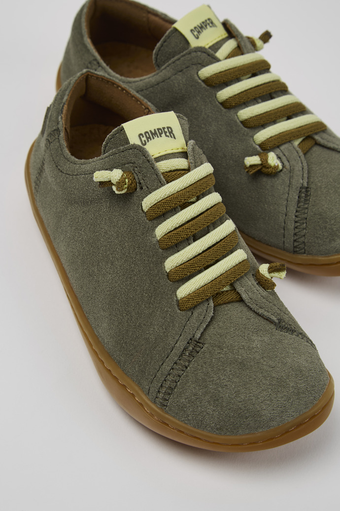 Camper Peu - Grüner Kinderschuh aus Nubukleder.