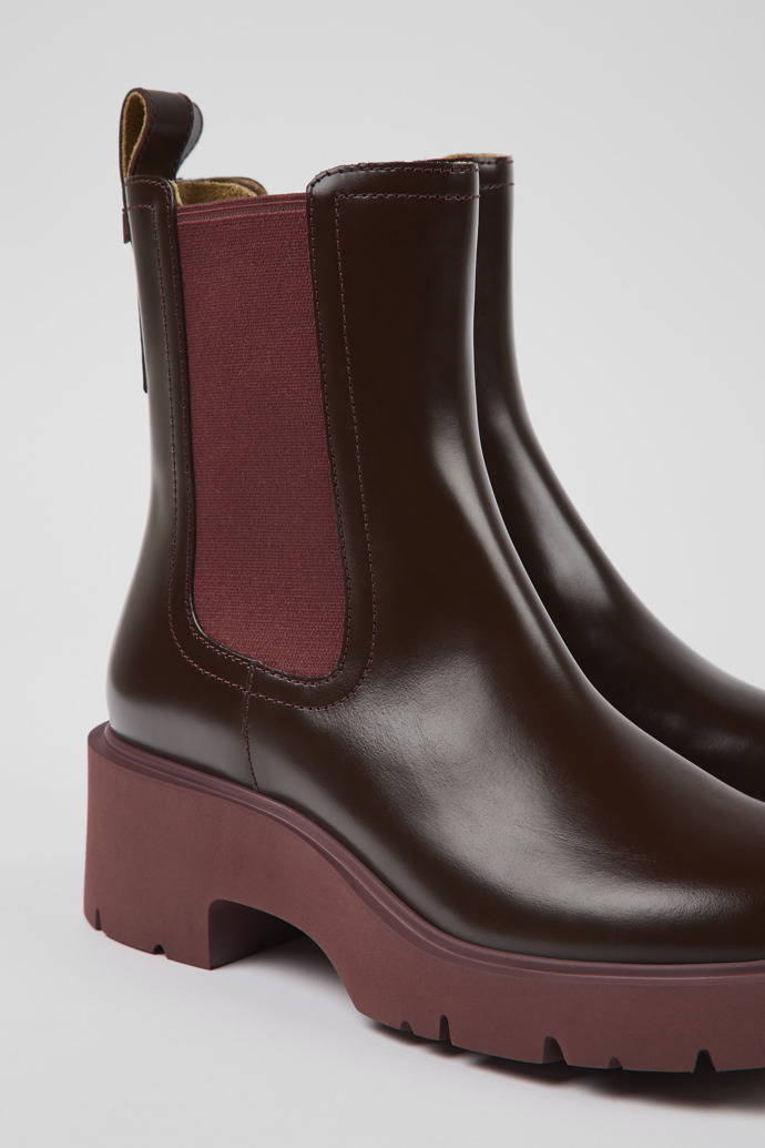 Camper Milah - Weinroter Chelseastiefel für Damen aus Leder