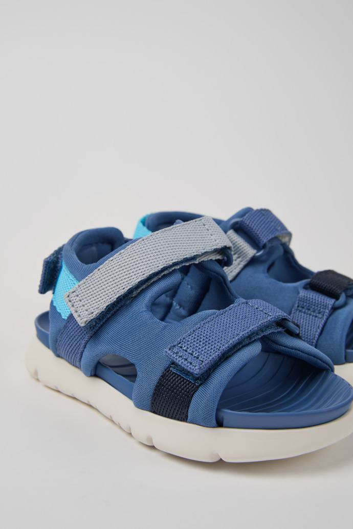Camper Twins - Mehrfarbige Kindersandalen aus Textil.