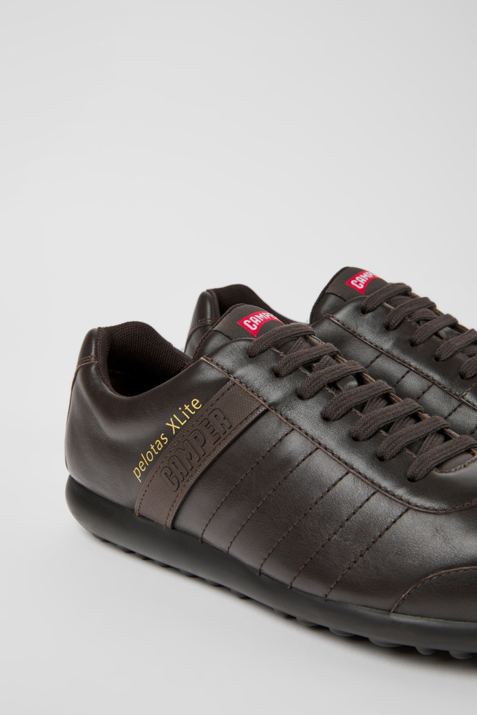Camper Pelotas XLite - Brauner Herrenschuh aus Leder.