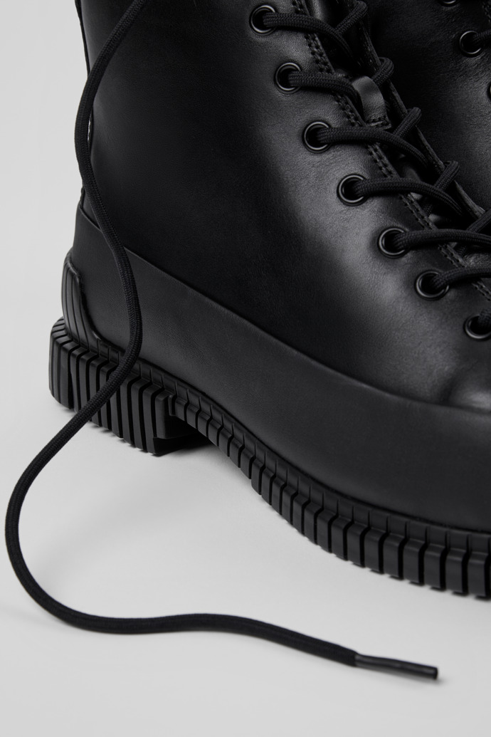 Camper Pix - Schwarzer Herrenhalbstiefel aus Leder.