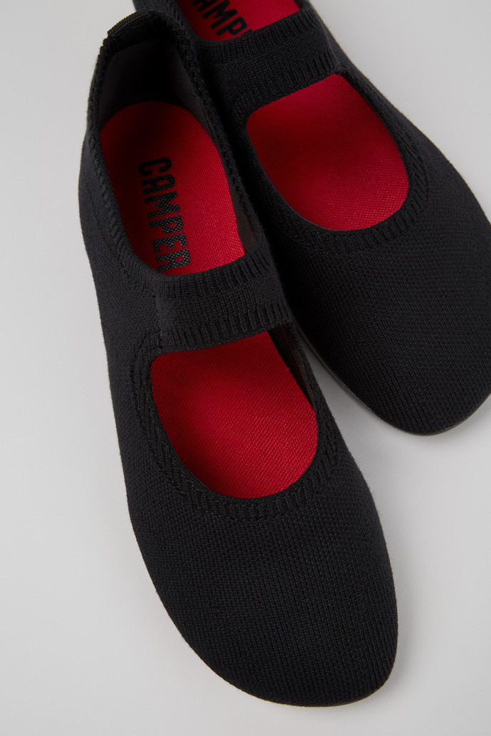Camper Right - Schwarzer Damenschuh aus Textil.