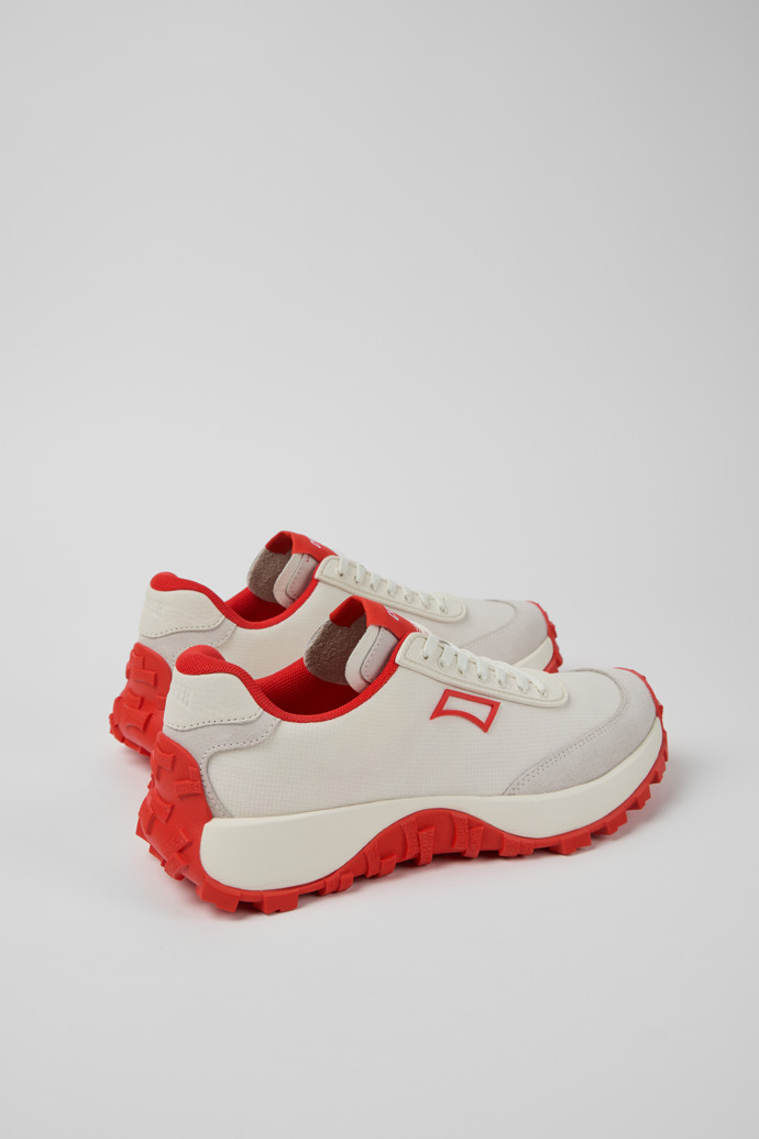 Camper Drift Trail VIBRAM - Weißer Damensneaker aus recyceltem PET und Nubukleder.